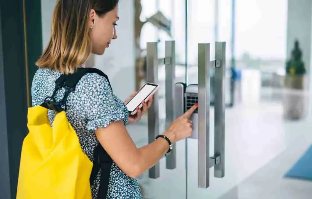Control horario y fichaje con Beply